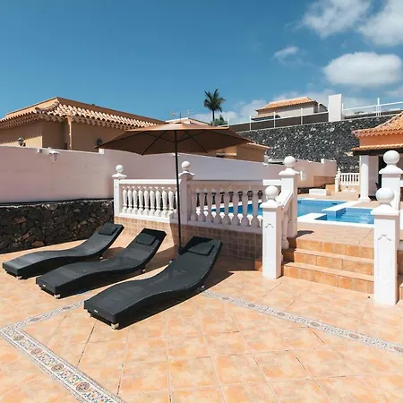 Vila Classic Villa: Luxe, Private Pool & Prime Location Adeje