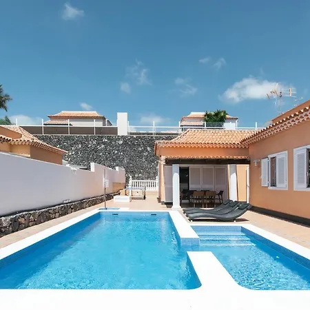 Classic Villa: Luxe, Private Pool & Prime Location Adeje