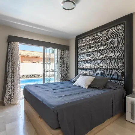 Classic Villa: Luxe, Private Pool & Prime Location *