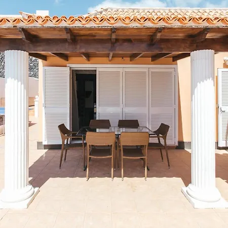 Classic Villa: Luxe, Private Pool & Prime Location *