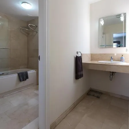Classic Villa: Luxe, Private Pool & Prime Location *